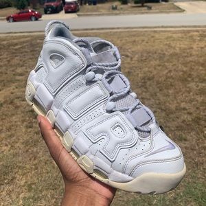 NIKE Air More Uptempo “Triple White”